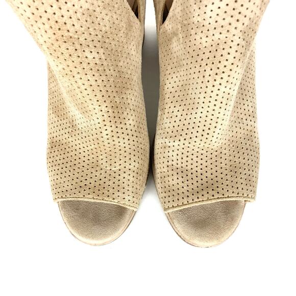 Cole Haan Grand OS Callista Tan Suede Perforated Bootie Block Heel Peep Toe 8 - Picture 3 of 11